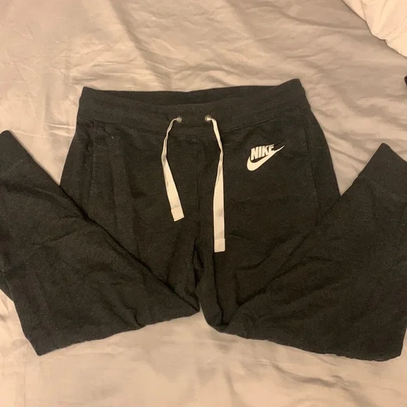 Nike joggers - Picture 1 of 2